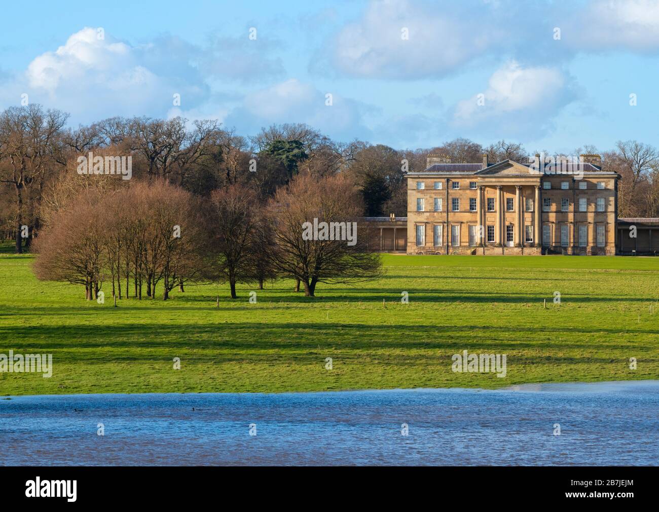 Attingham Park Estate, in der Nähe von Shrewsbury, mit Hochwasserwasser aus dem Fluss Tern, Shropshire. Stockfoto