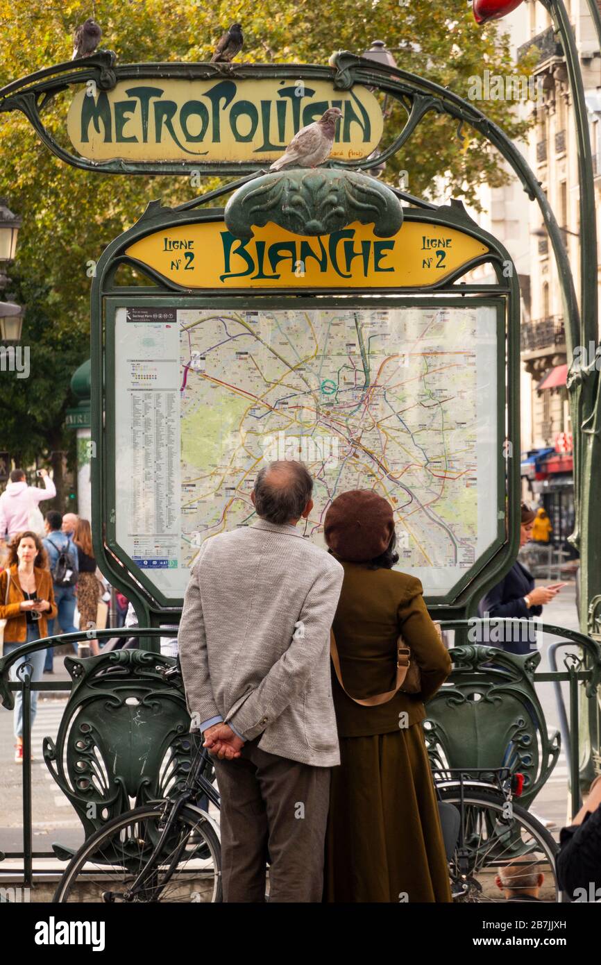 Blanche Metrostation Paris Frankreich Stockfoto