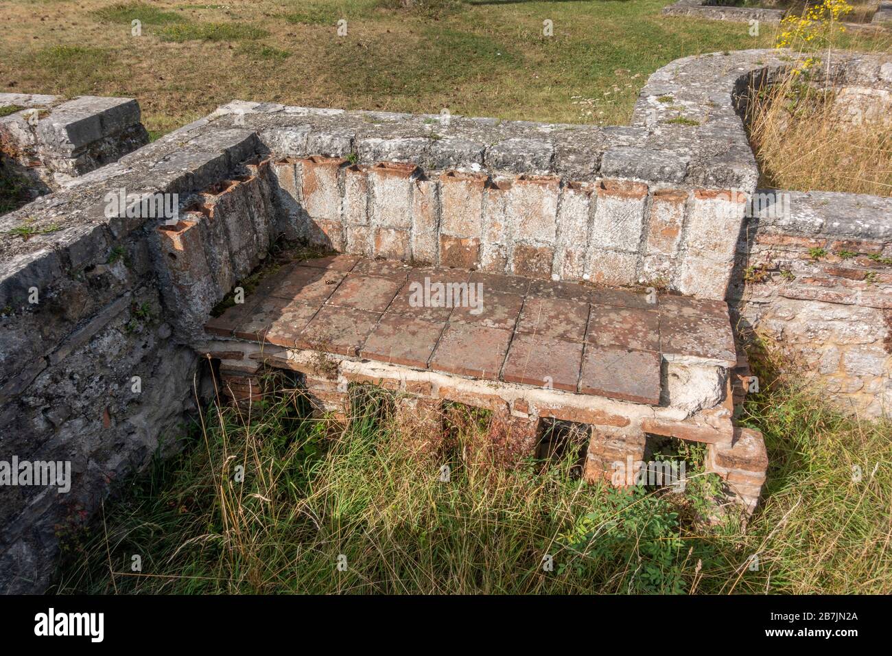 Detail mit Boden- und Wandheizung in den Bädern (Badehaus) in Abusina-Eining Römische Festung, Eining bei Abensberg, Bayern, Deutschland. Stockfoto