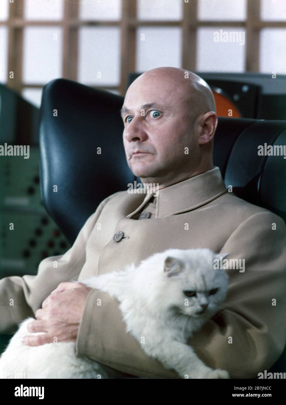 Blofeld Stockfotos Und Bilder Kaufen Alamy