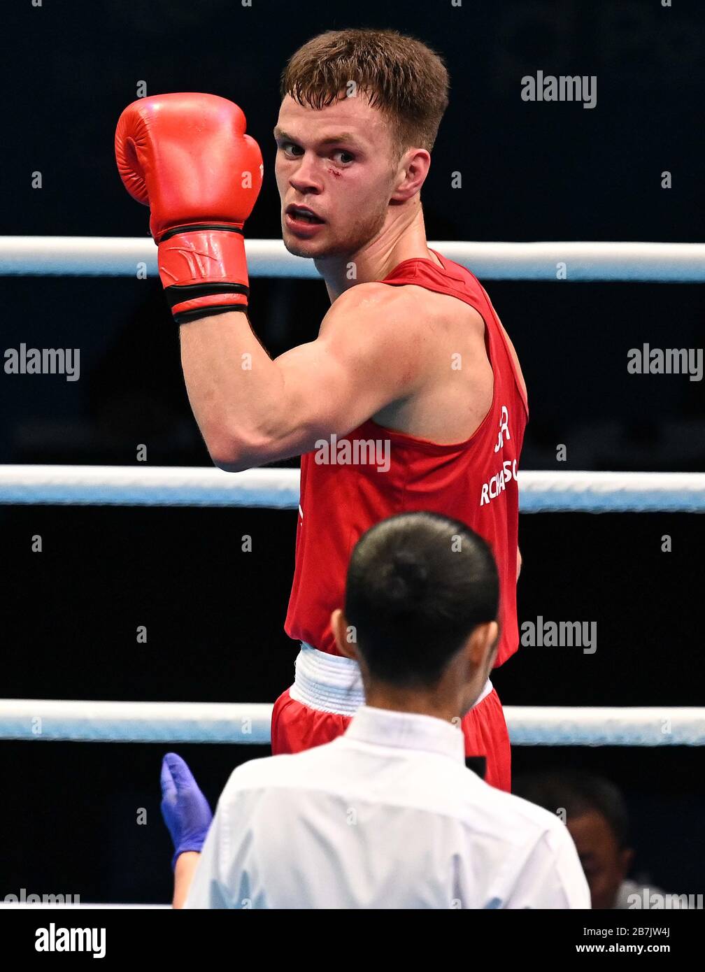 Stratford, Großbritannien. März 2020. Bout 139. Lewis Richardson (GBR, rot) feiert. Herren Mittelgewicht. Weg zur Olympia-Boxqualifikation in Tokio. Copperbox. Stratford. London. GROSSBRITANNIEN. 16/03/2020. Credit Garry Bowden/Sport in Pictures/Alamy Credit: Sport in Pictures/Alamy Live News Stockfoto