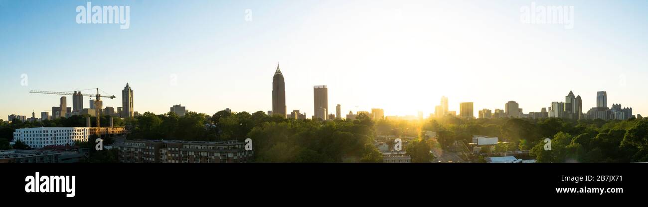 Blick auf die Skyline von Atlanta bei Sonnenuntergang Stockfoto