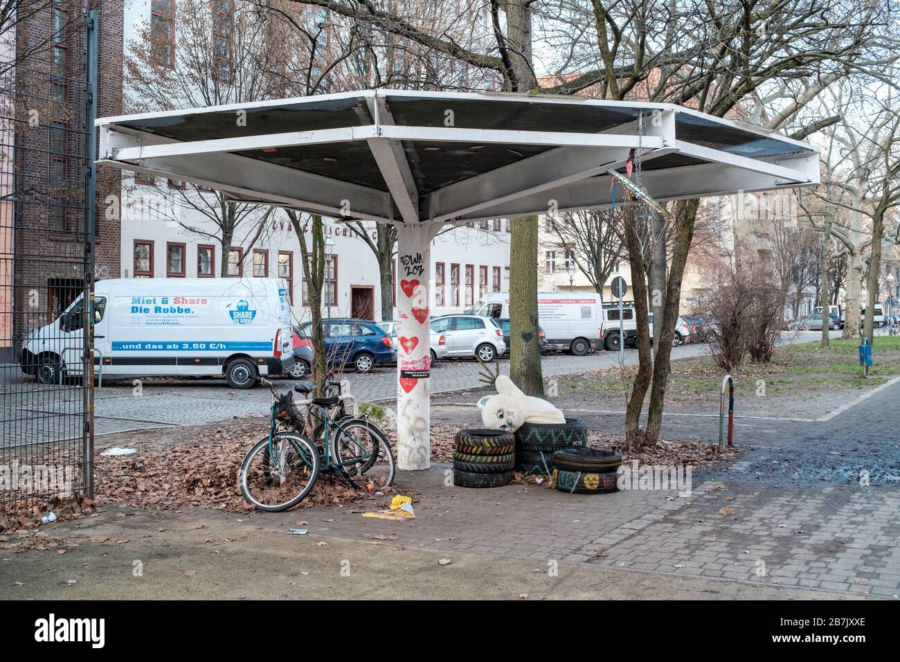 Typische Szenen aus den Straßen von Berlin-Neukölln, sanftmütiger Bereich in Berlin, Deutschland. Stockfoto