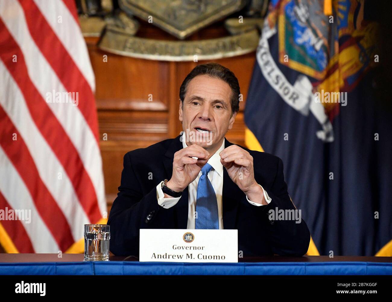 Albany, New York/Vereinigte Staaten 3/16/20 New York Reg. Andrew Cuomo gibt während einer Pressekonferenz im State Capitol ein Update zum Coronavirus. Stockfoto