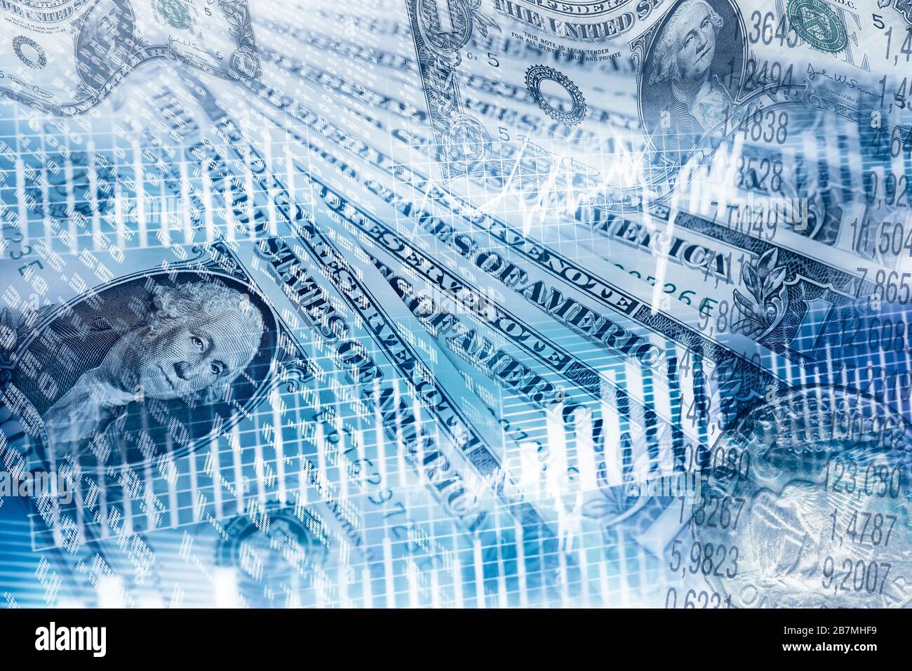 Dollarscheine und -Münzen sowie Diagramme, Grafiken und Tabellen Stockfoto