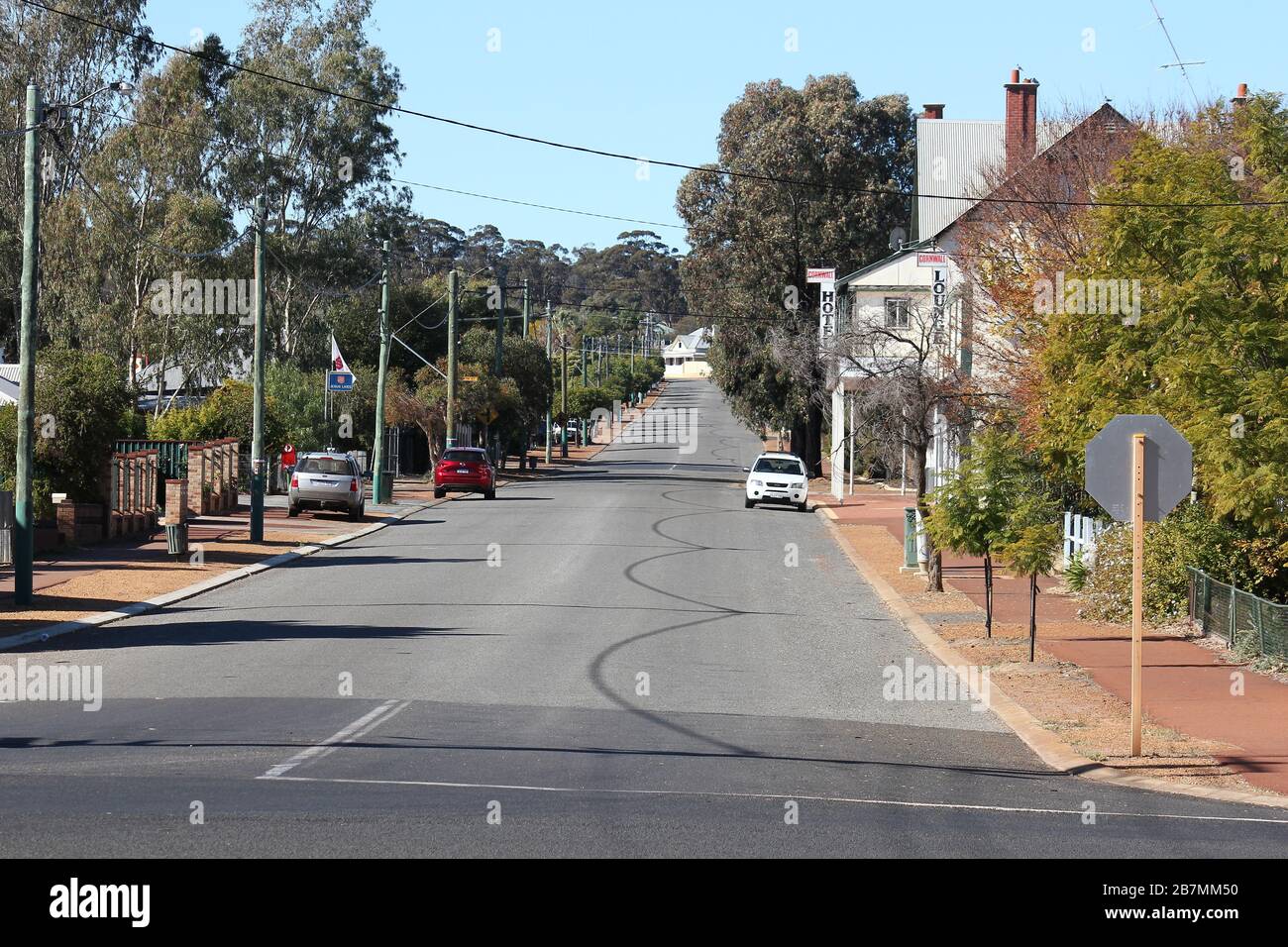 Typische australische Straßen rund um die Stadt Narrogin, Western Australia Stockfoto