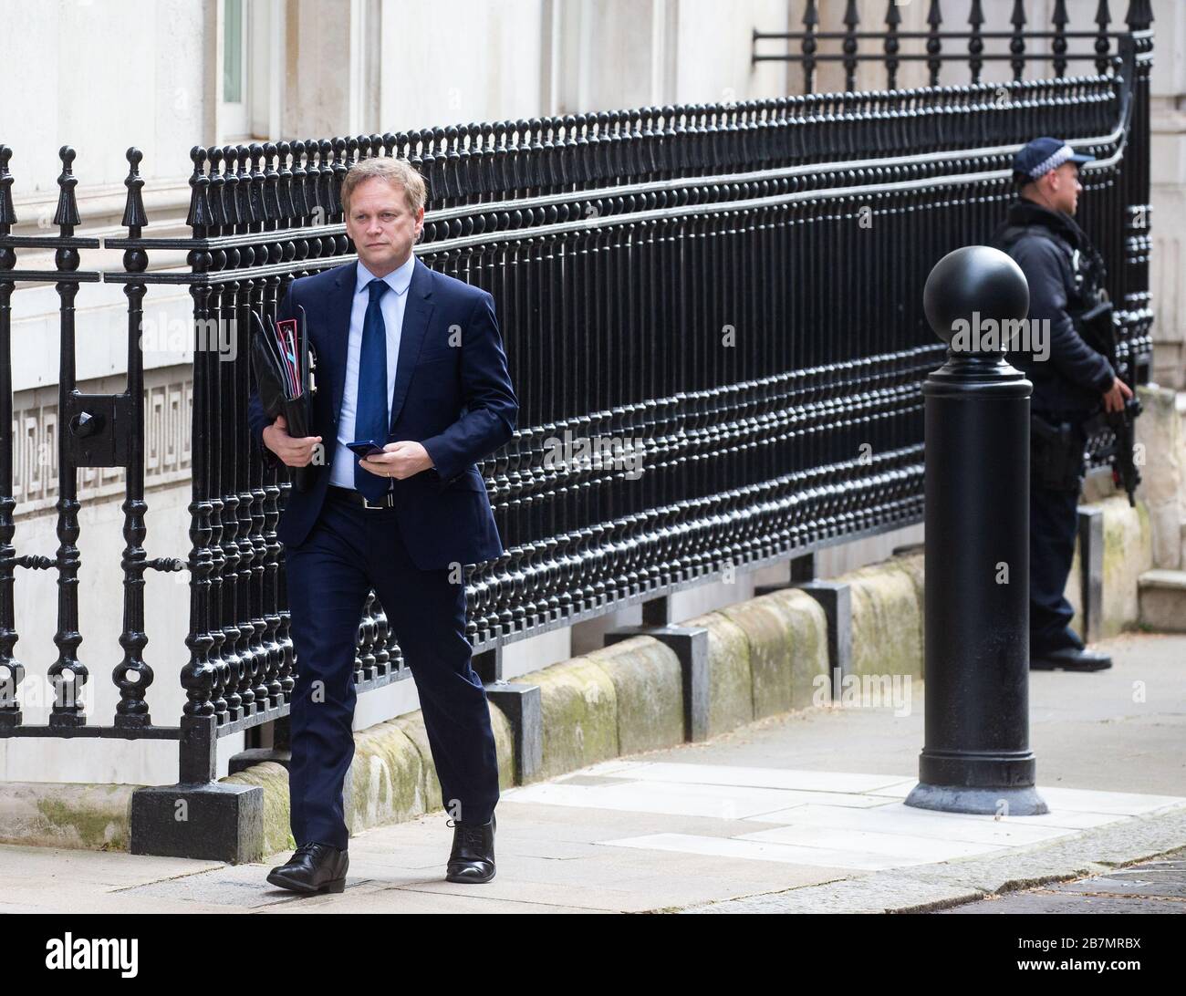 London, Großbritannien. März 2020. Grant Shapps, Staatssekretär für Transport, kommt in Downing Street an. Später wird die Regierung eine weitere Pressekonferenz abhalten, um die Gesundheitsfrage von Coronavirus zu erörtern. Kredit: Tommy London/Alamy Live News Stockfoto