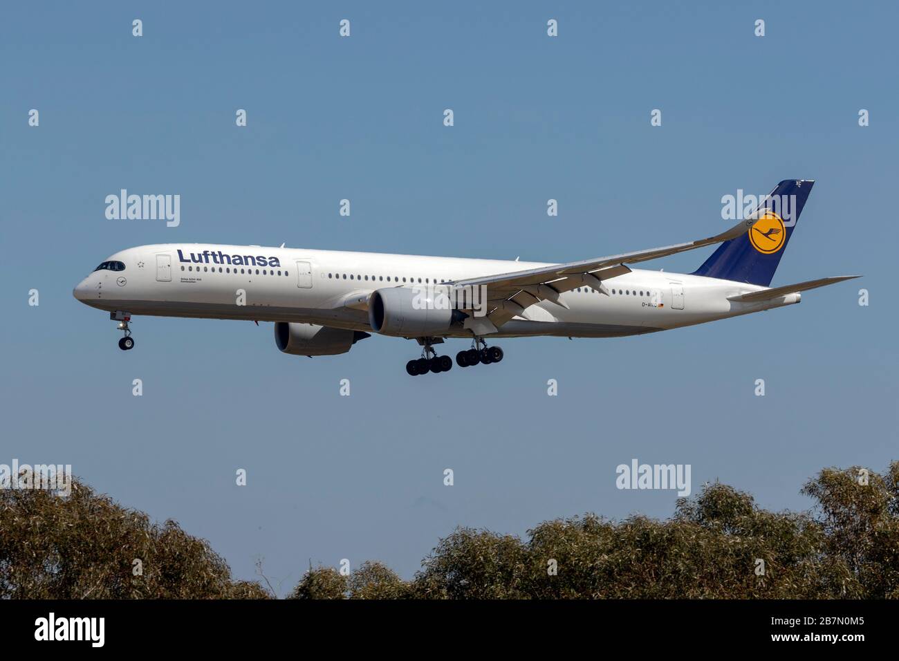 Lufthansa Airbus A350-900 (D-AIXC) noch in der alten Landung auf Malta zur Wartung. Stockfoto