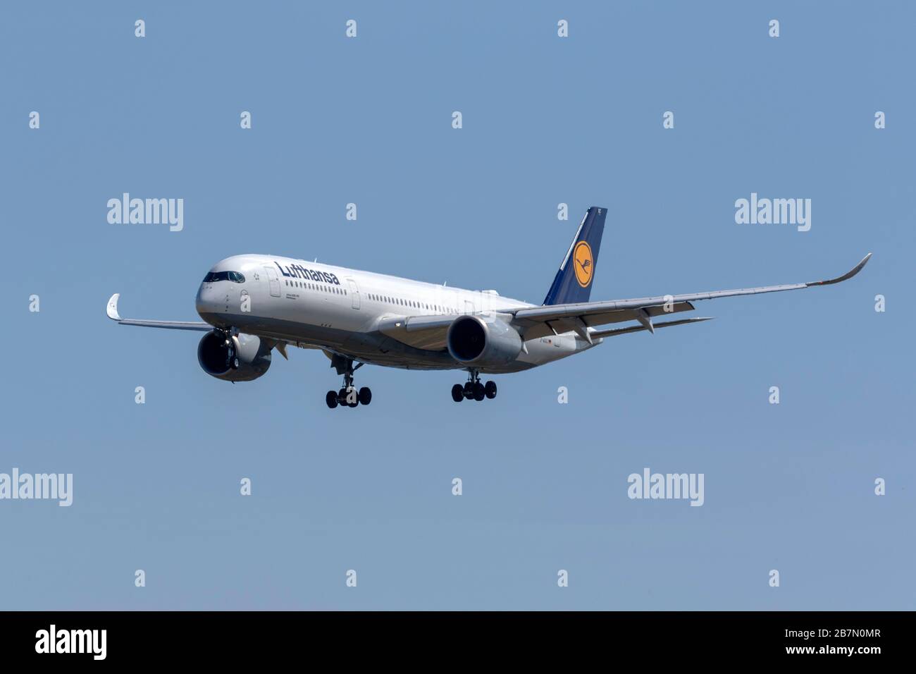 Lufthansa Airbus A350-900 (D-AIXC) noch in der alten Landung auf Malta zur Wartung. Stockfoto