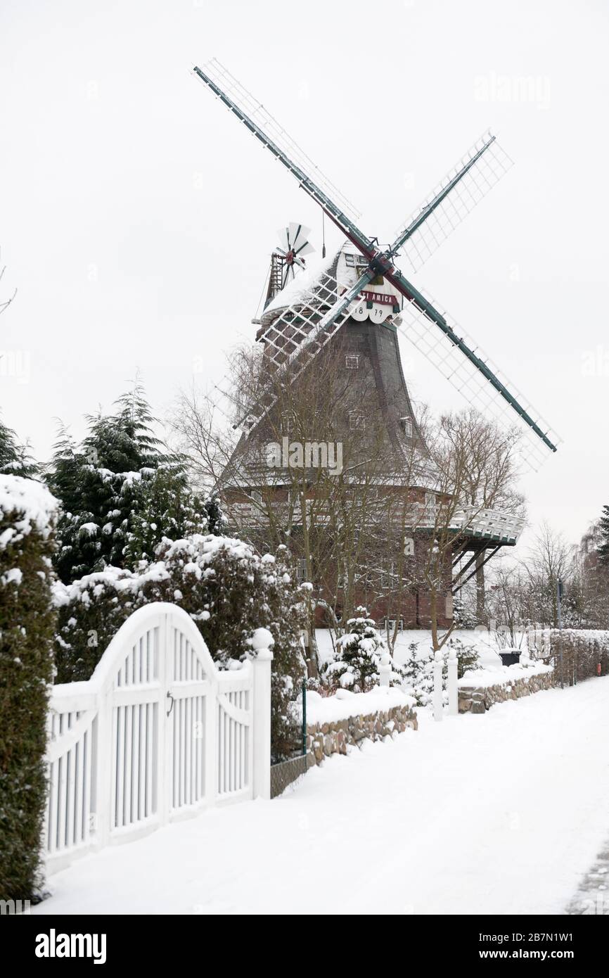 Windmühle "vesti Amica", Wyk auf Föhr, extremer Winter auf der Insel Föhr, Nordsee, Nordfriesland, Schleswig-Holstein, Norddeutschland, Europa Stockfoto