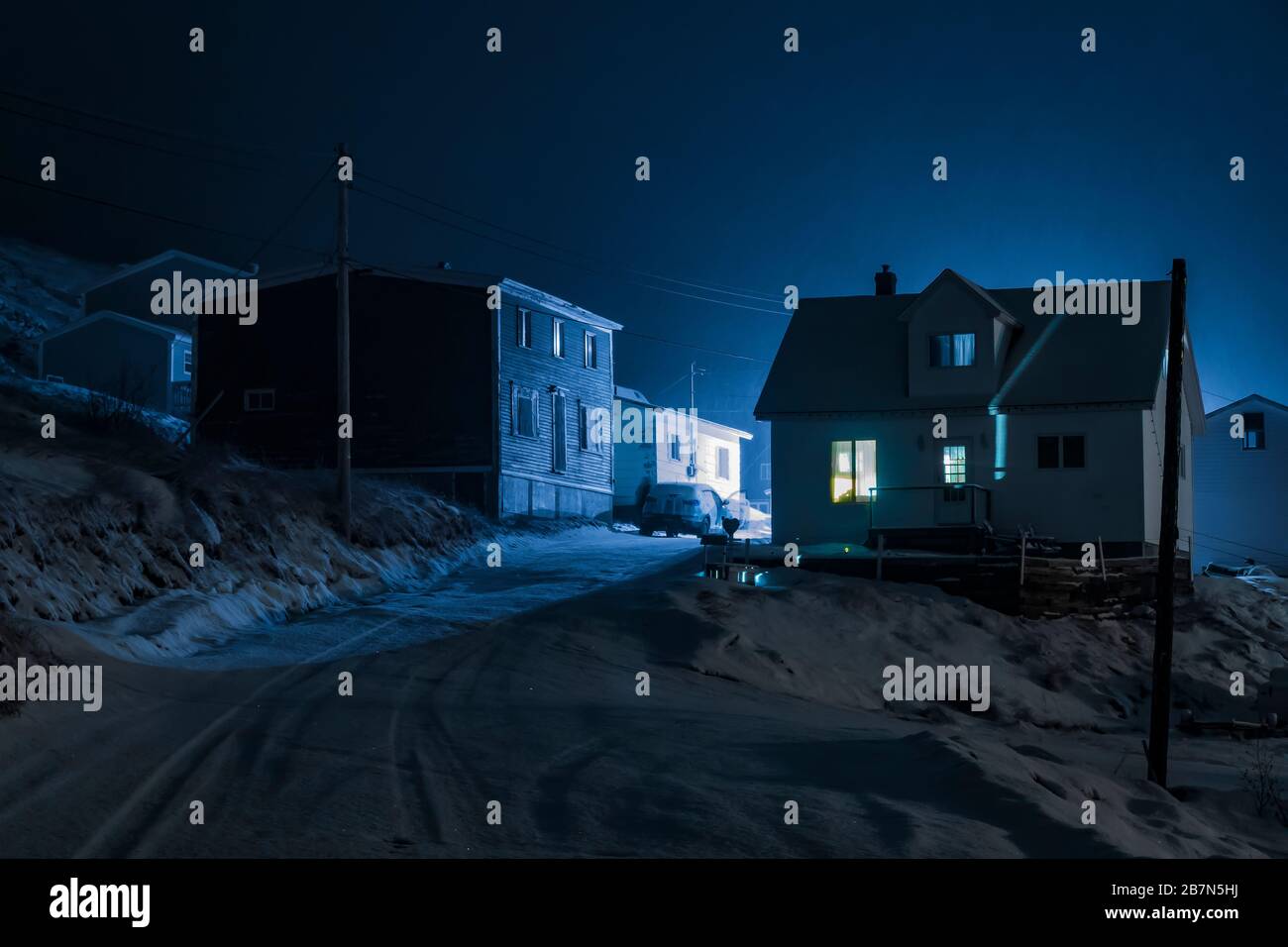 Häuser in der Nacht im alten Fischerdorf Dunfield in Neufundland, Kanada Stockfoto