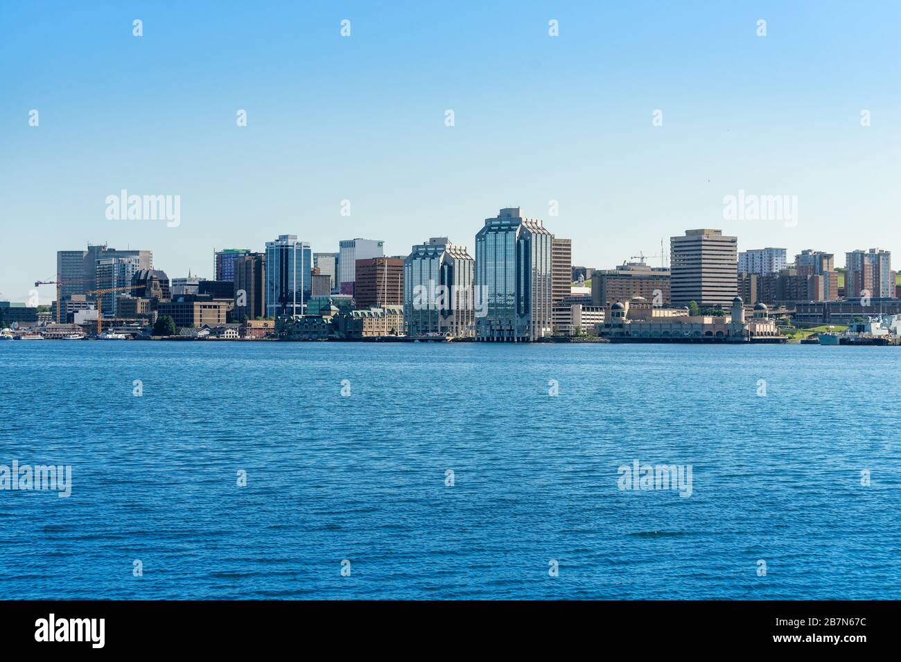 Blick auf den Hafen von Halifax, Nova Scotia, Kanada, am Ufer der Stadt. Stockfoto