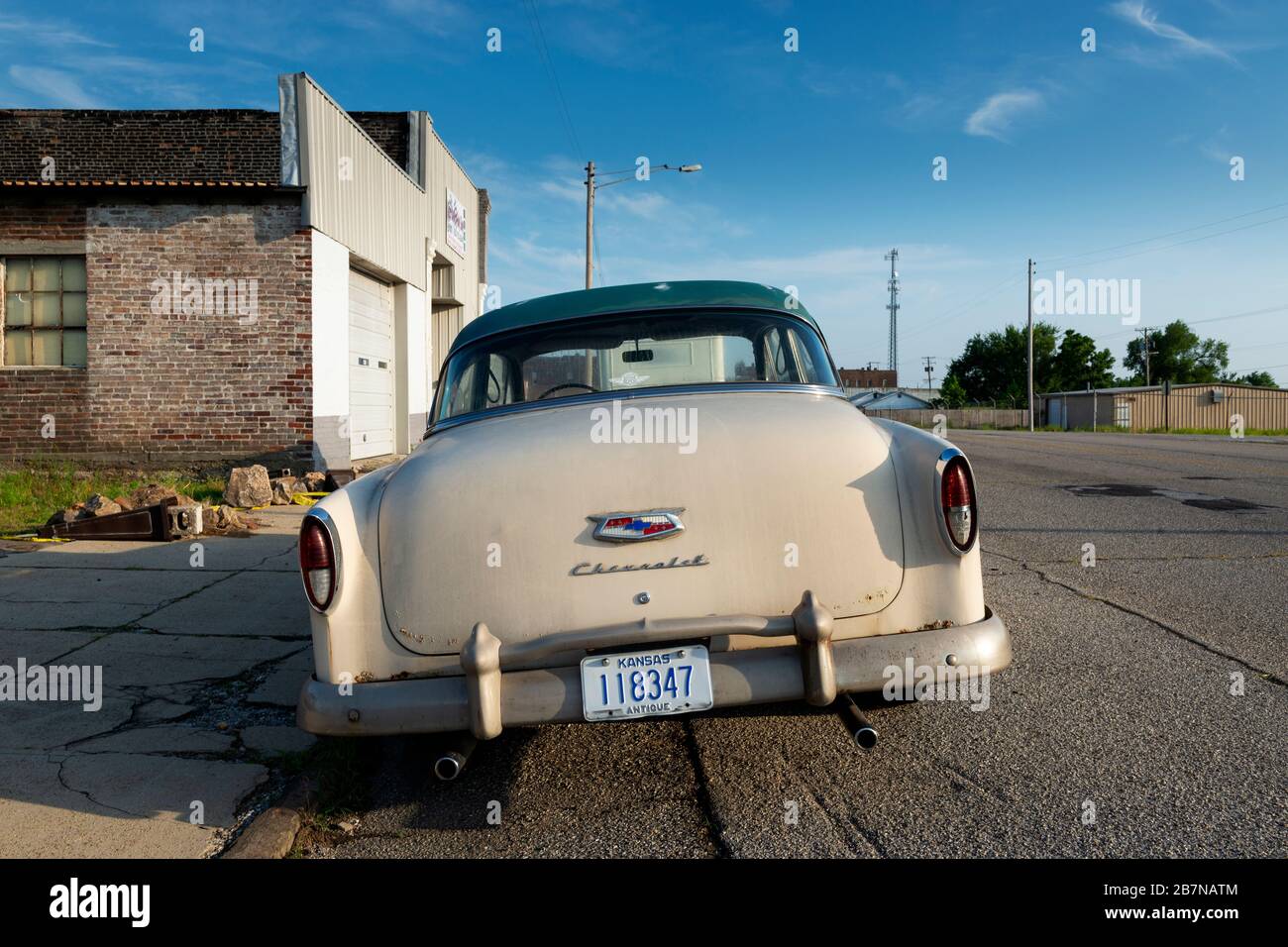 Galena, Kansas, USA - 7. Juli 2014: Ein Chevrolet-Oldtimer, der auf der US-Route 66 geparkt wurde, ist in Galena im US-Bundesstaat Kansas unterwegs. Stockfoto