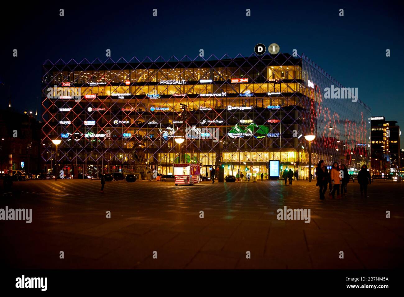 Kopenhagen, Dänemarks Hauptstadt, modernes Einkaufszentrum am Rathausplatz Stockfoto