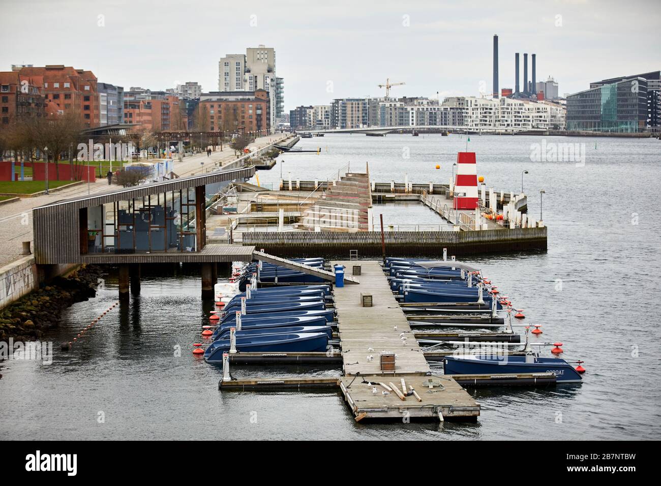 Kopenhagen, Dänemarks Hauptstadt, GoBoat Bootsverleih - Inseln Bryggge Harbour Park Stockfoto