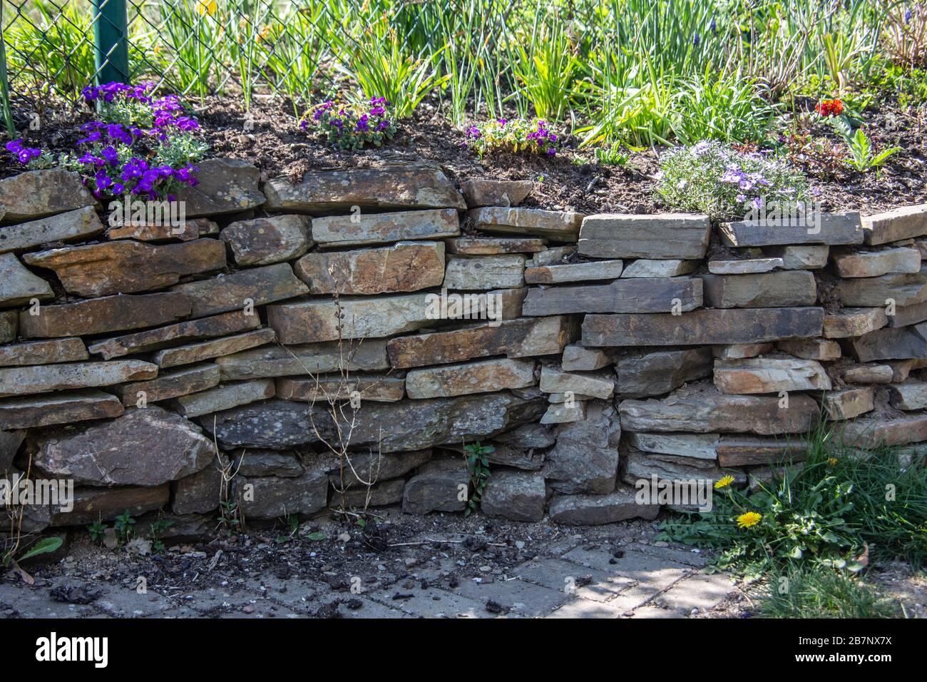 Trockenstein Trockenmauer Stockfotos Und Bilder Kaufen Alamy