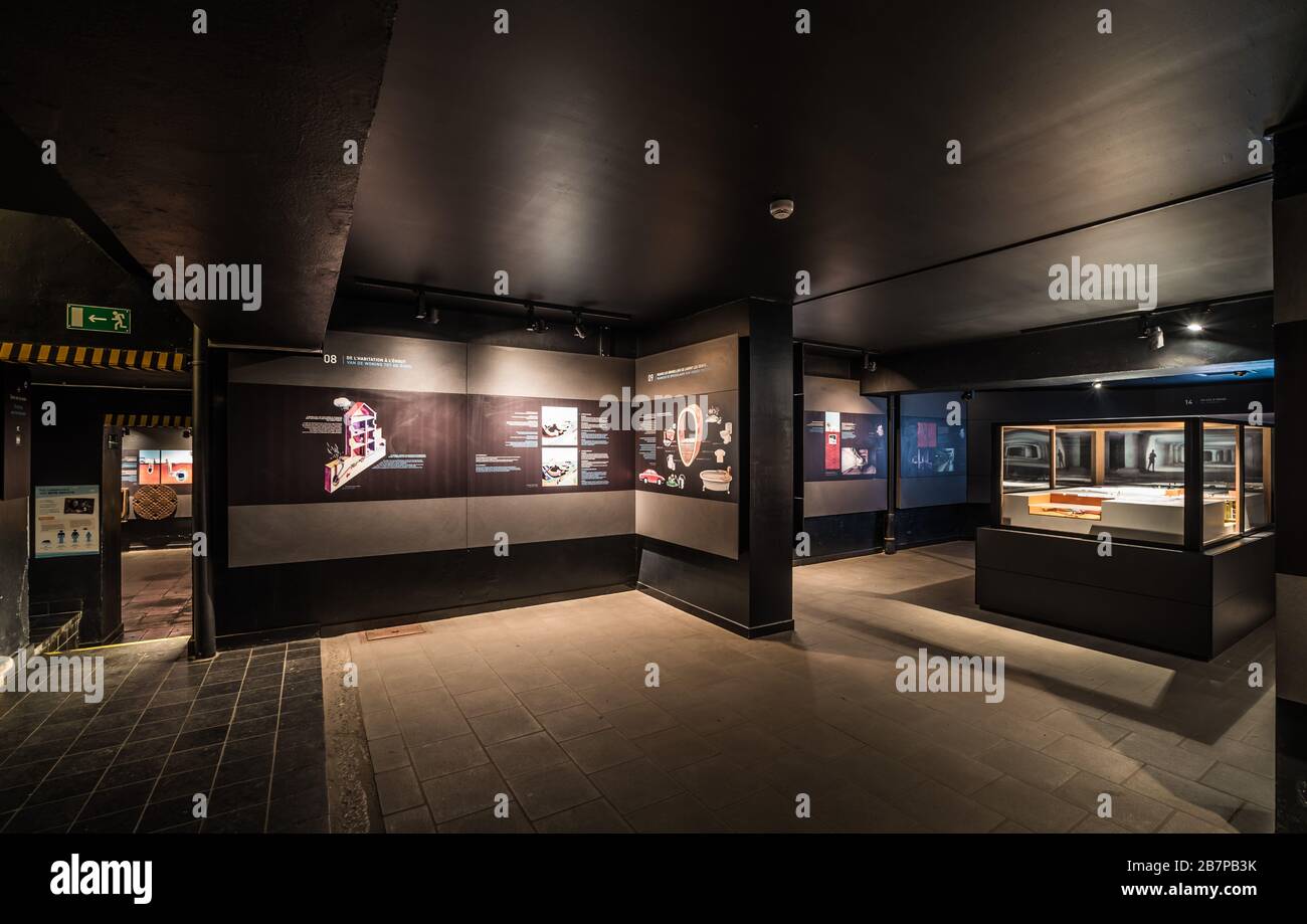 Anderlecht, Brüssel / Belgien - 07 16 2019: Innenausstellung über Leben und Werk der Brüsseler Kanalisation Stockfoto