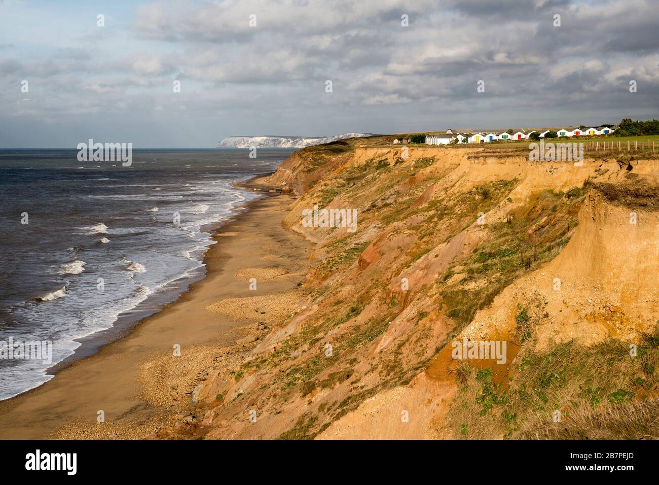 Erodierende Küste und Ferienlager, Brightstone Bay, Insel Wight Stockfoto