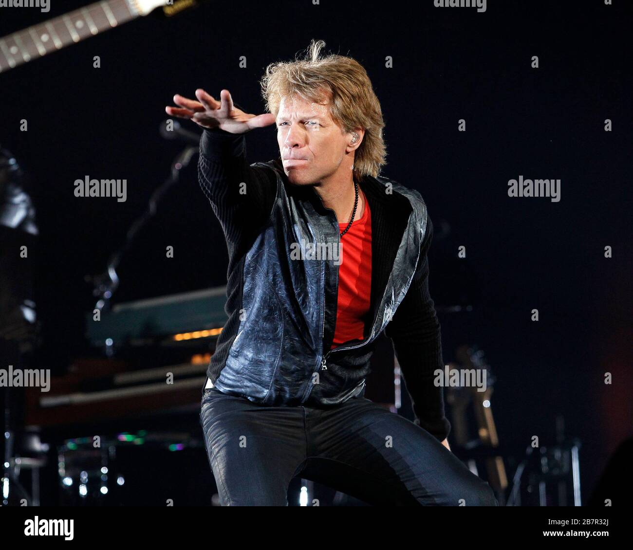 Jon Bon Jovi tritt an seinem Geburtstag im BB&T Center in Sunrise, Florida, mit Richie Sambora, David Bryan, Tico Torres und dem Rest der Band auf. Stockfoto Jon Bon Jovi tritt an seinem Geburtstag im BB&T Center in Sunrise, Florida, mit Richie Sambora, David Bryan, Tico Torres und dem Rest der Band auf. Stockfoto
