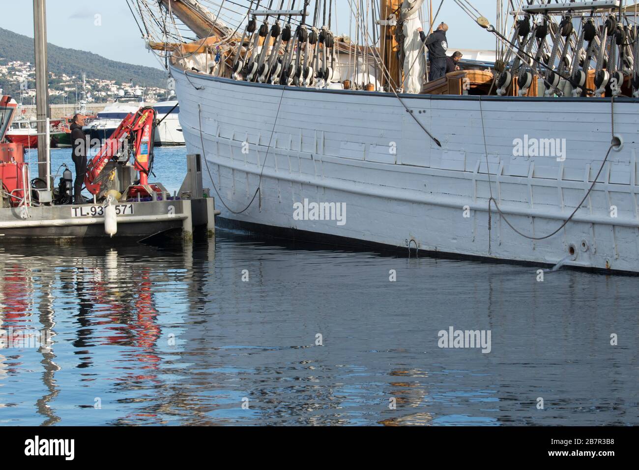 MARINE-EVENEMENT - SAINT MALO LE FRANCAIS - Old Chip, Segler Leben - 3 Matten Barque de 1948 - erste segelboot Demontage ... Stockfoto