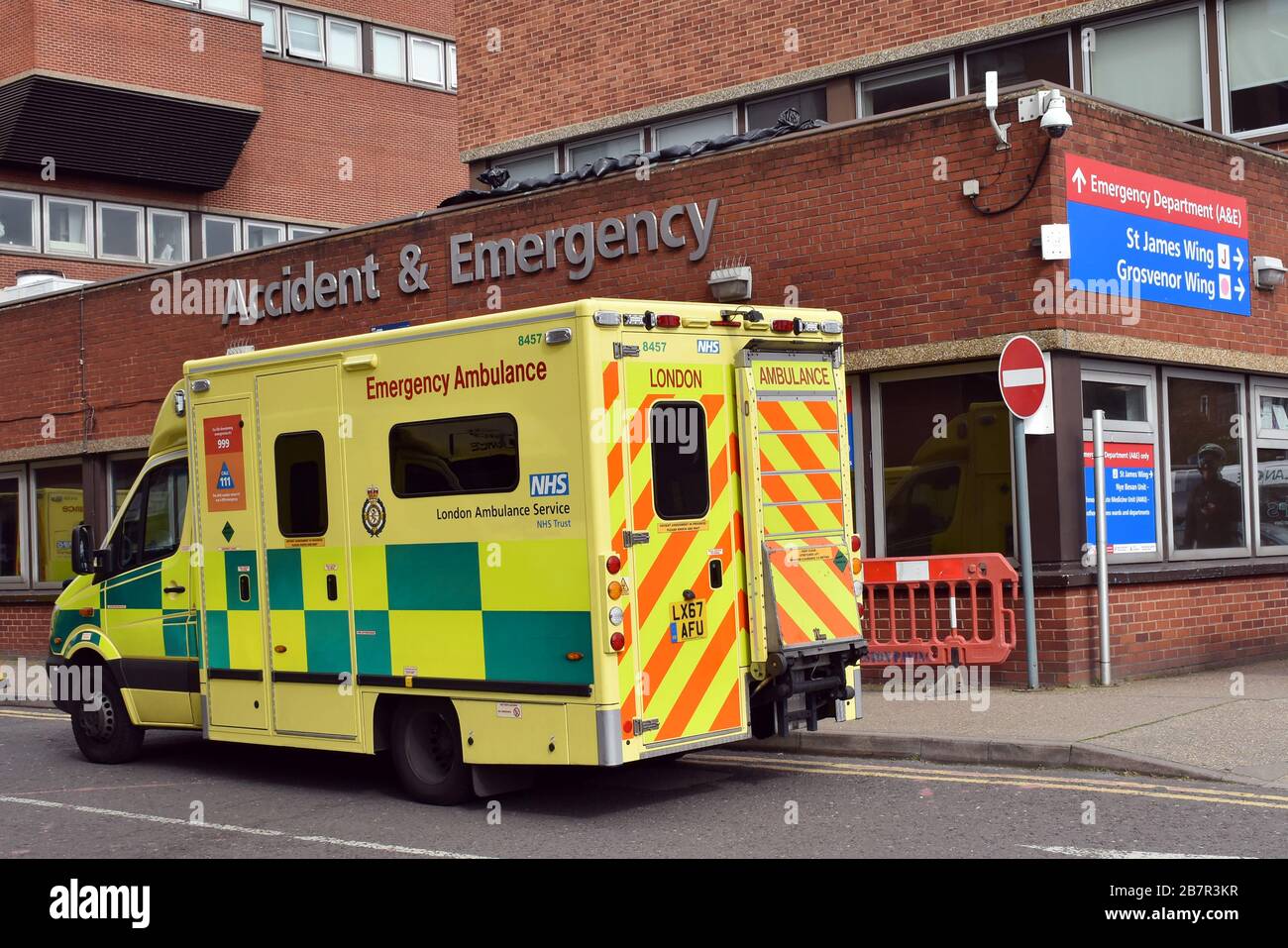 London, Großbritannien, 17. März 2020 St George's Hospital Tooting, das einen Patienten mit dem Corona-Virus verlor. Stockfoto