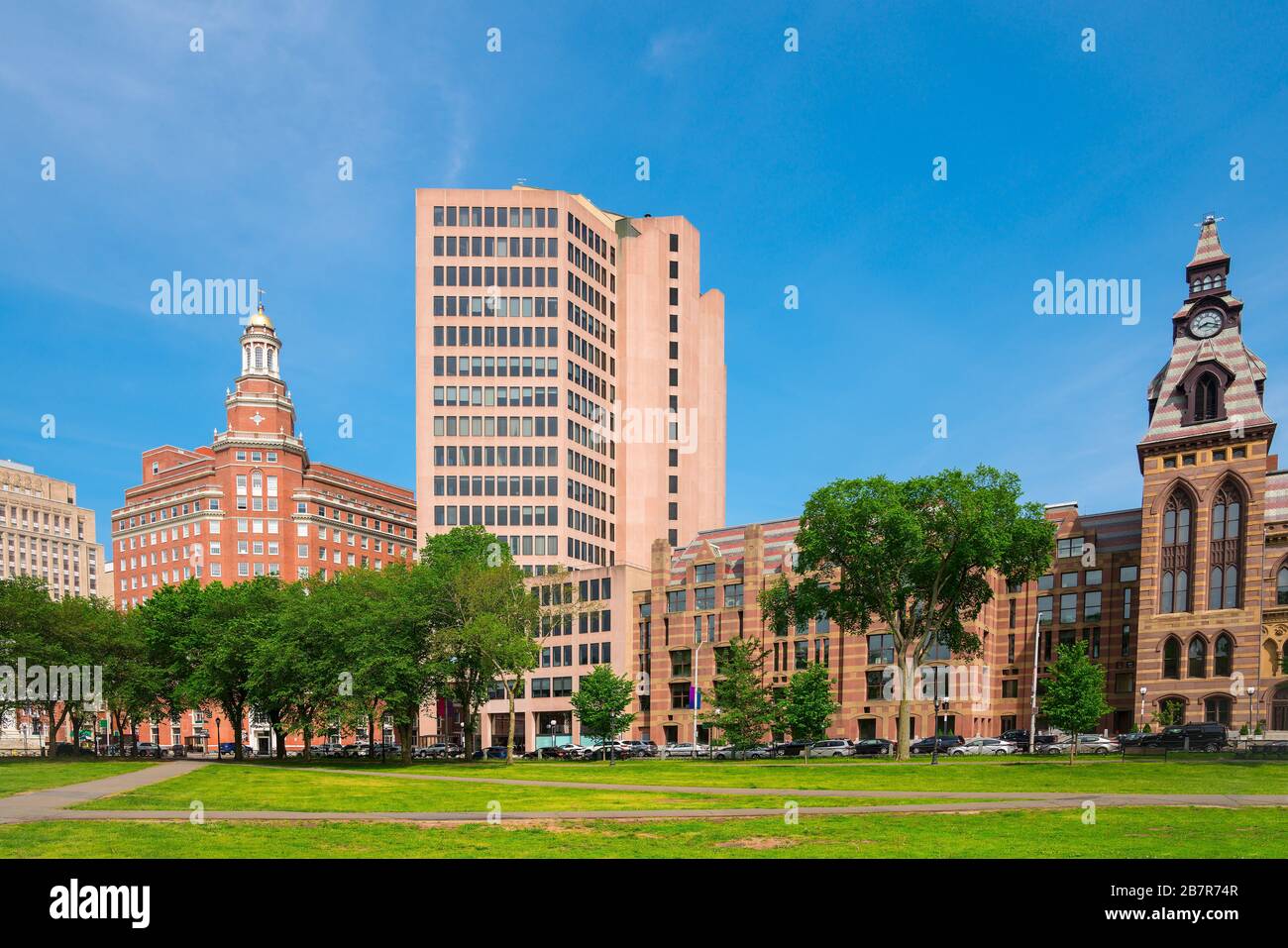 Downtown New Haven mit blauem Himmel Stockfoto