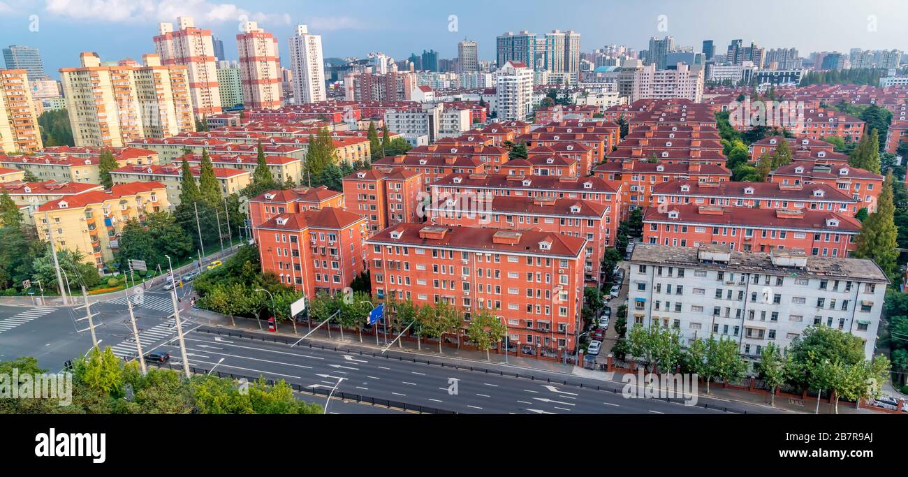 Wohnhäuser in der Innenstadt von Shanghai, China Stockfoto Wohnhäuser in der Innenstadt von Shanghai, China Stockfoto