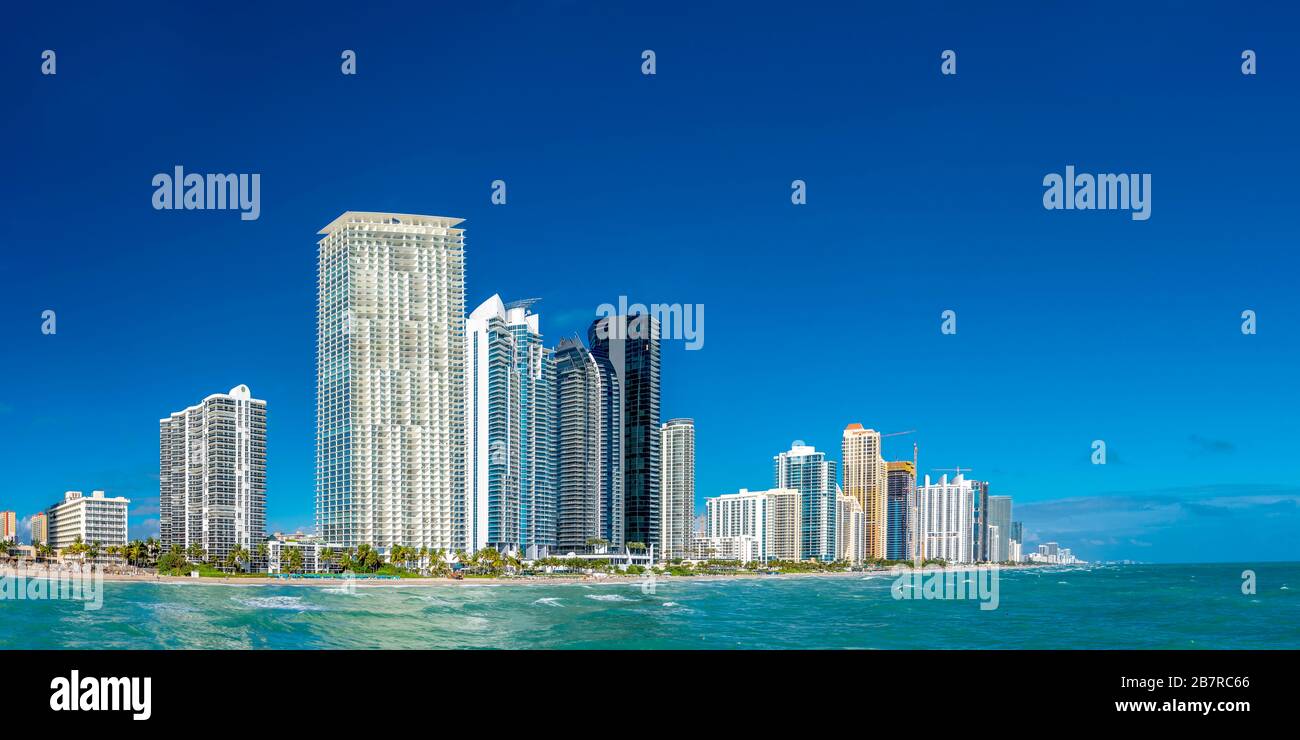Hochhaus in Sunny Isles, Miami, Florida. Stockfoto