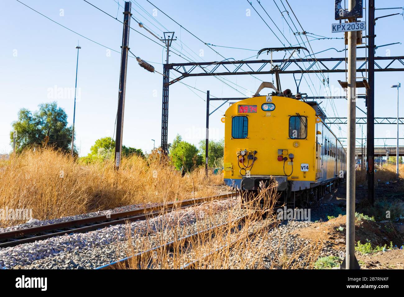 Soweto, Südafrika - 08 September 2018: S-Bahn durch das Herz von Soweto, Johannesburg verschieben Stockfoto
