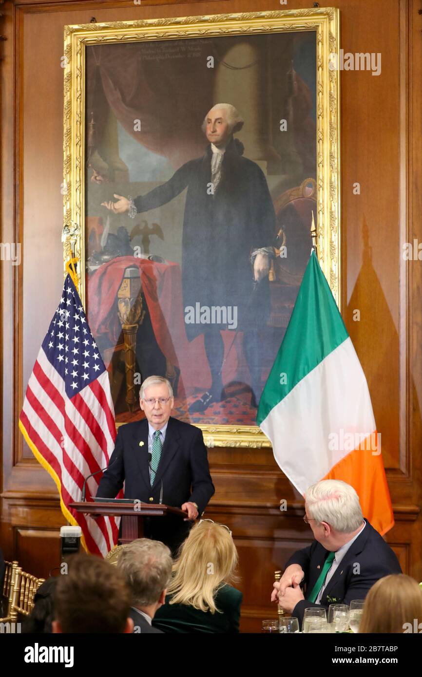 Senator Mitch McConnell, während des Mittagessen des Sprechers auf dem Kapitolshügel in Washington DC während des Besuchs des Taoiseach in den USA. Stockfoto
