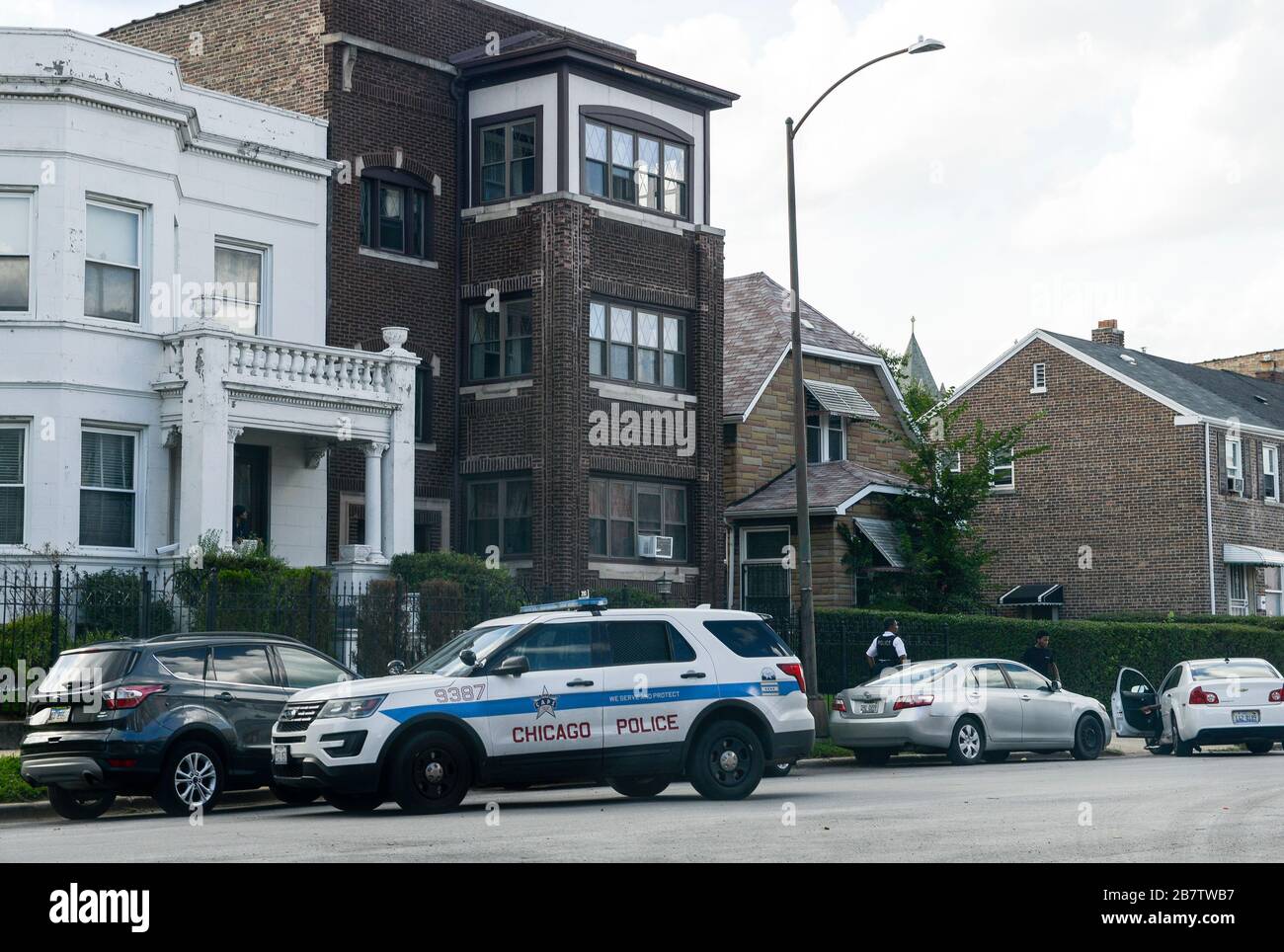 USA Chicago, Südseite von Chicago, Washington Park, afroamerikanisches Viertel mit Gewalt und kriminellen Jugendbanden, Polizei bei der Arbeit / afroamerikanische Problemviertel mit Jugendbanden und hoher Kriminalitaet, Polizeinsatz Stockfoto