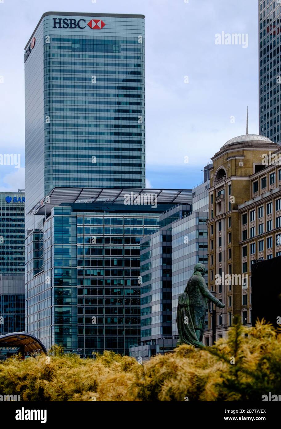 Globaler Hauptsitz der HSBC-Gruppe am 8 Canada Square, Canary Wharf, London. Stahlgerahmtes Gebäude mit verglaster Wandverkleidung aus Aluminium. Stockfoto