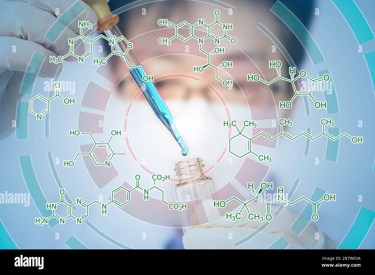 Asiatische männliche Forscher entwickeln neue Medikamente. Medizinisches Konzept. Stockfoto