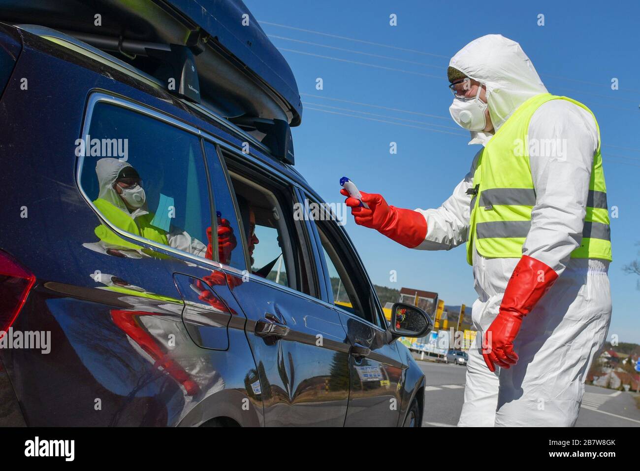 Die Anzahl der Risikoländer bleibt bei 15. Das Einreiseverbot gilt für Ausländer aus China, Südkorea, Iran, Italien, Spanien, Österreich, Deutschland Stockfoto