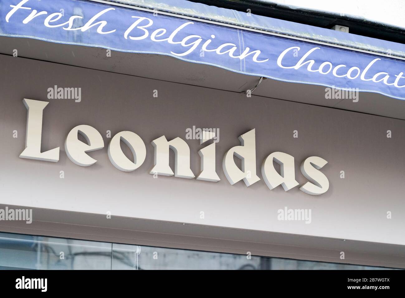 Bordeaux, Aquitanien/Frankreich - 02 20 2020: Leonidas belgische Schokoladengeschäft Ladenschild Süßwaren Stockfoto