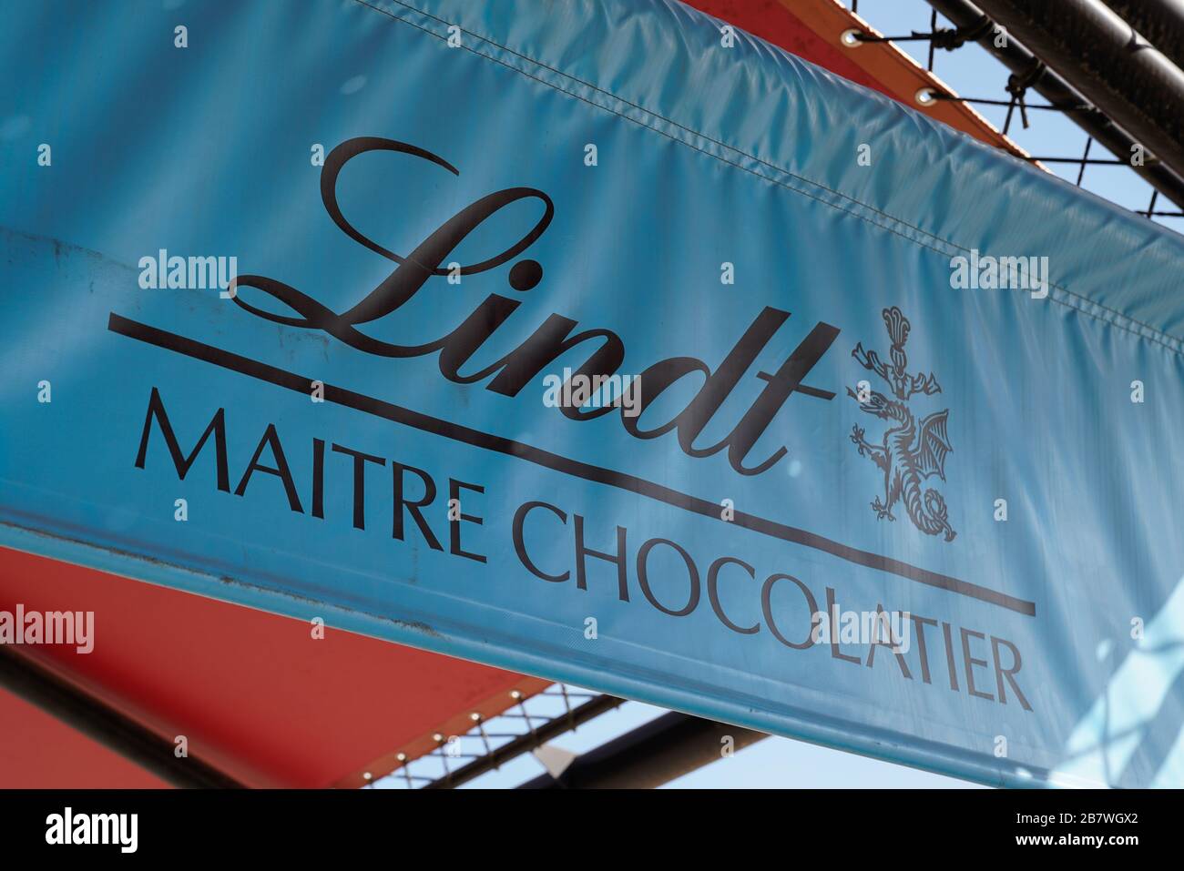 Lindt Switzerland Stockfotos Und Bilder Kaufen Alamy