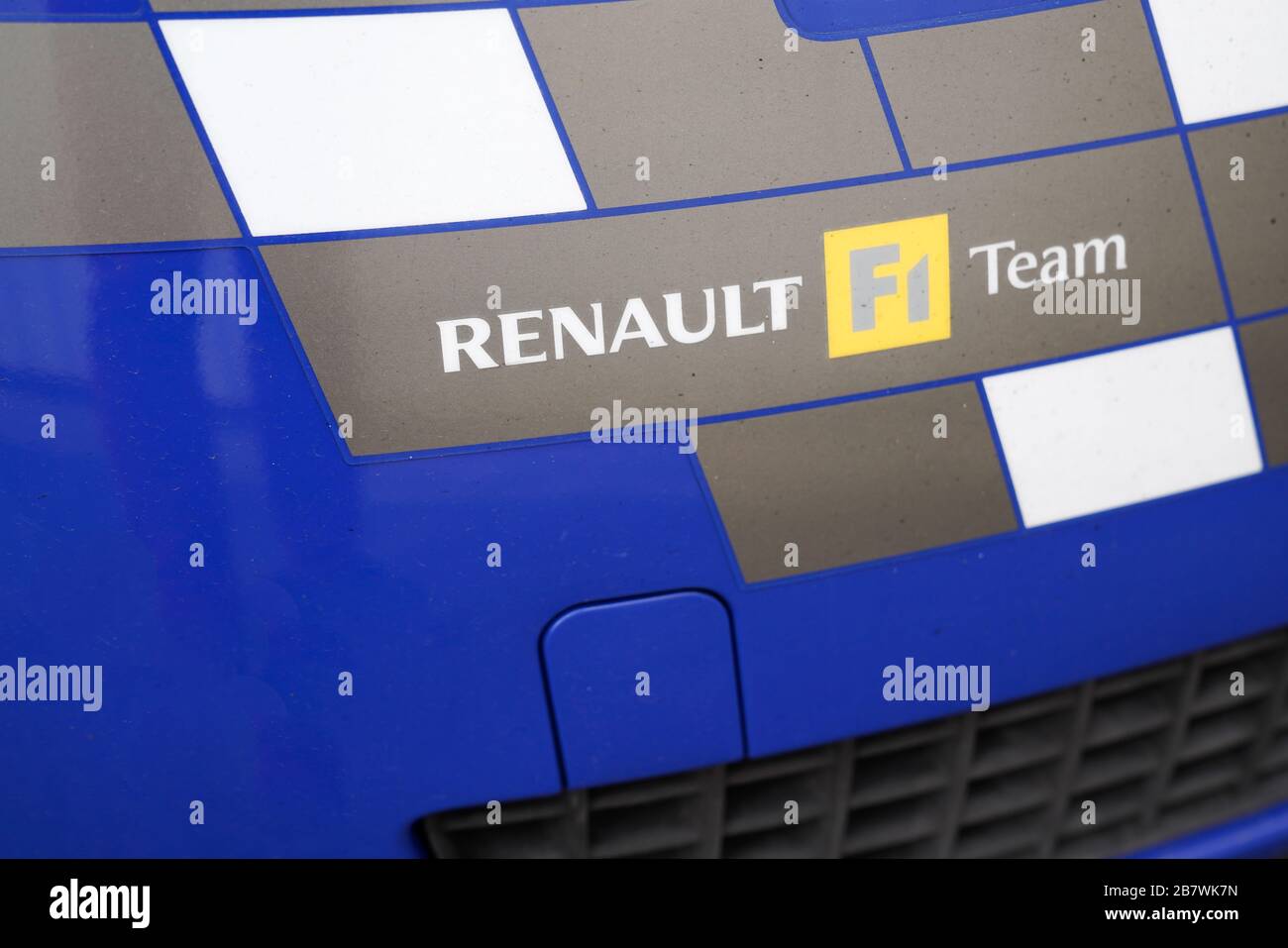 Bordeaux, Aquitanien/Frankreich - 10 14 2019: Renault F1 Team RS Logo megane blau gelb Formel 1 Sport Team Stockfoto
