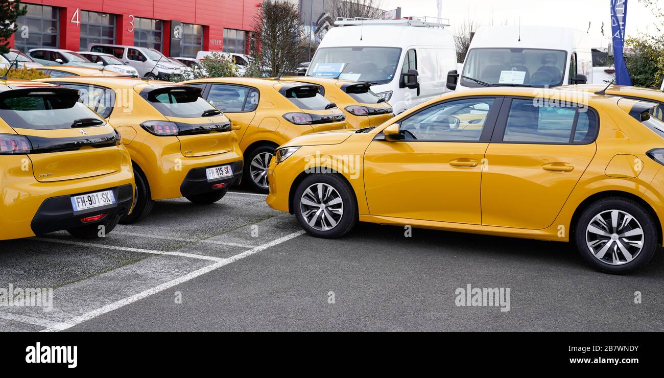 Peugeot 208 Gt Line Stockfotos Und Bilder Kaufen Alamy