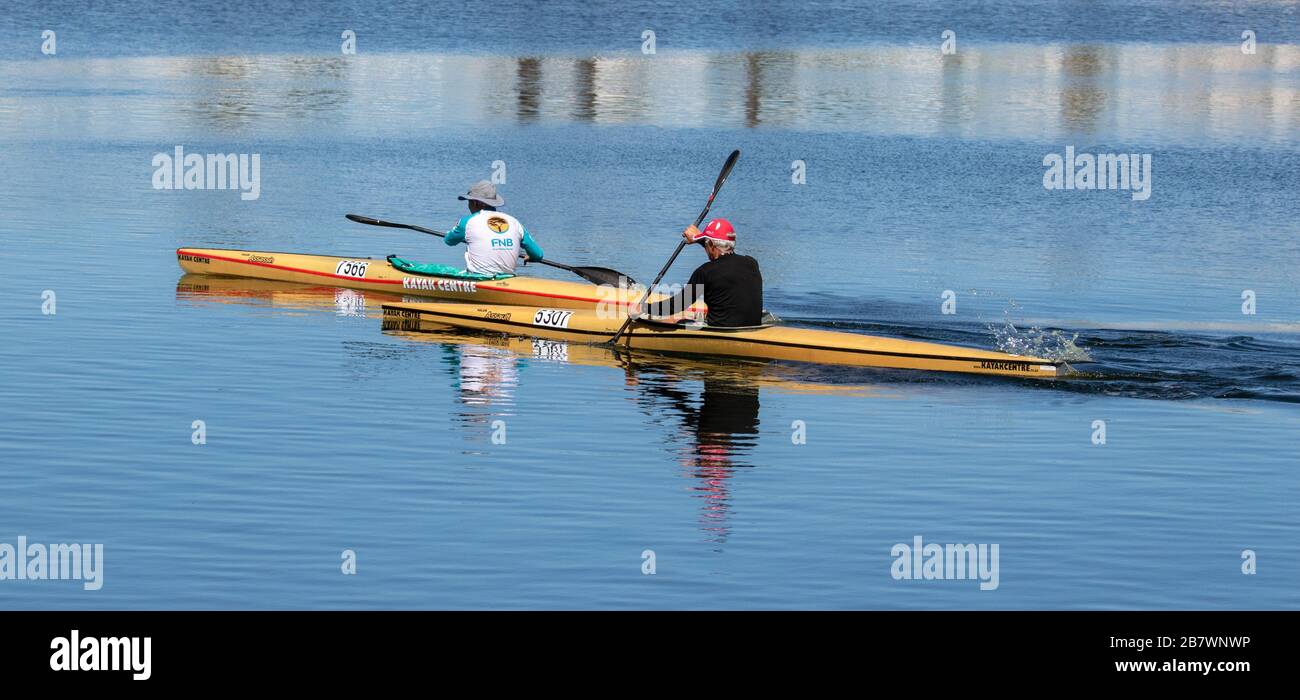 Gelbe Kanus Stockfoto