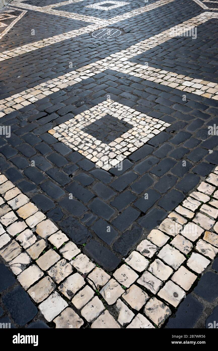 Gepflasterte Straße, Ponta del Gada, Porträt, San Miguel, Azoren, Portugal Stockfoto