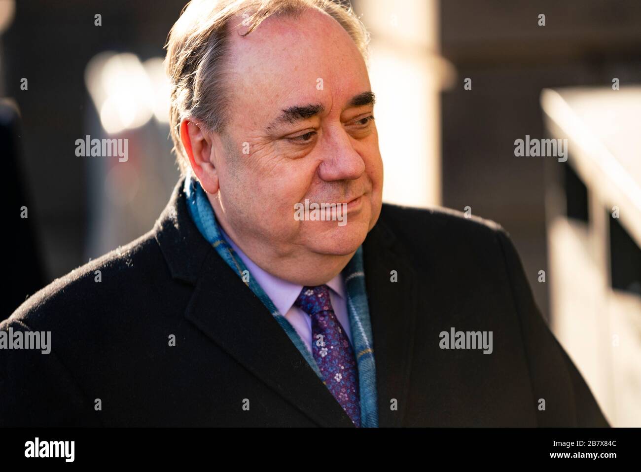 Edinburgh, Schottland, Großbritannien. März 2020. Alex Salmond verlässt nach dem achten Tag seines Prozesses den High Court in Edinburgh. Iain Masterton/Alamy Live News Stockfoto