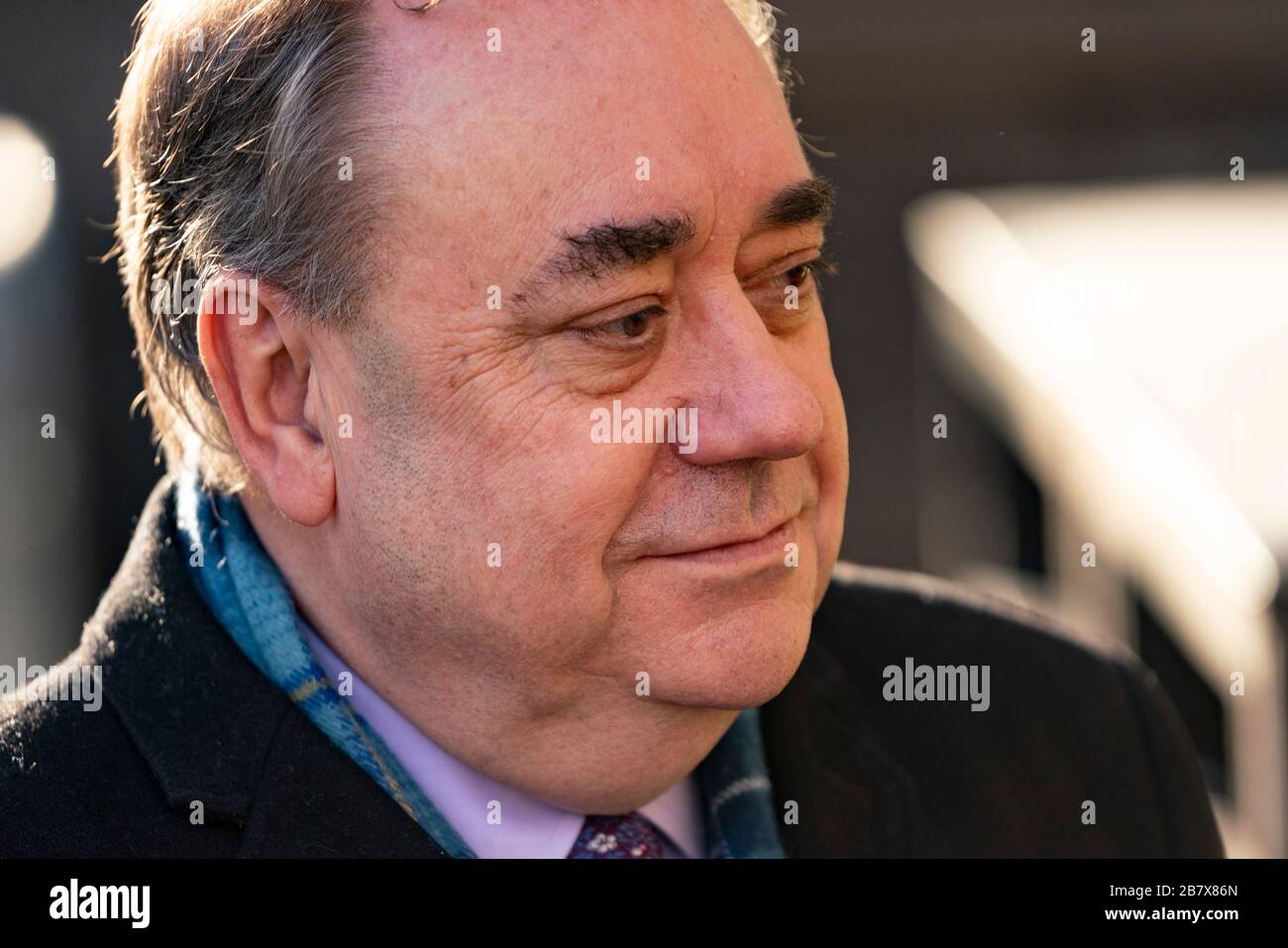 Edinburgh, Schottland, Großbritannien. März 2020. Alex Salmond verlässt nach dem achten Tag seines Prozesses den High Court in Edinburgh. Iain Masterton/Alamy Live News Stockfoto