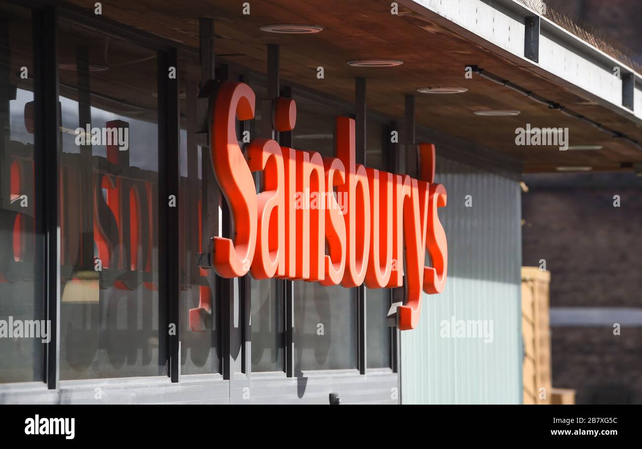 Sainsbury's Supermarkt-Shop signiert Brighton UK Stockfoto