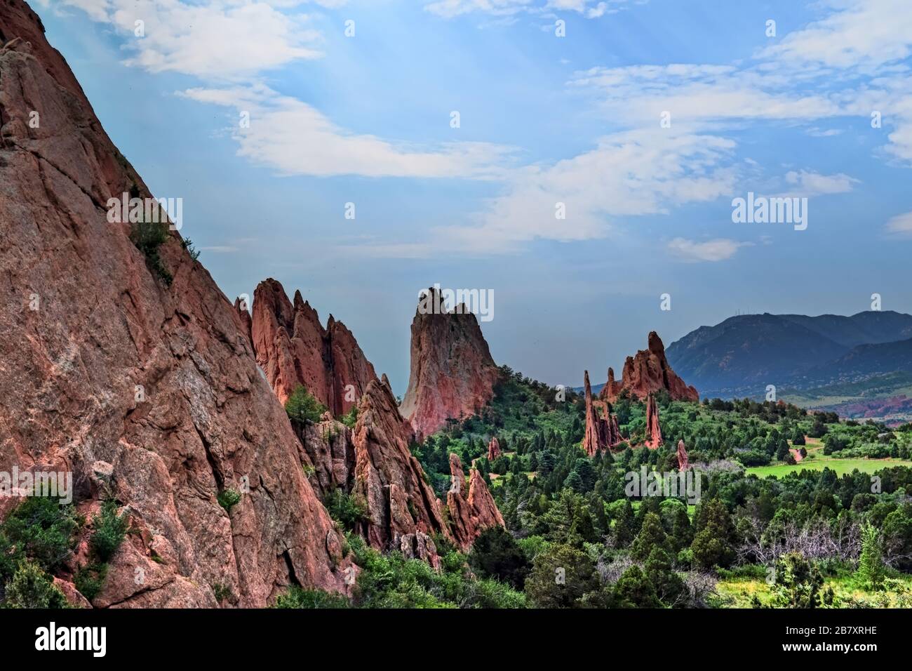 Eine berühmte Reihe von Högback-Formationen im Cathedral Valley im Garden of the Gods State Park in Colorado Springs, Colorado. National Natural Landmark Stockfoto
