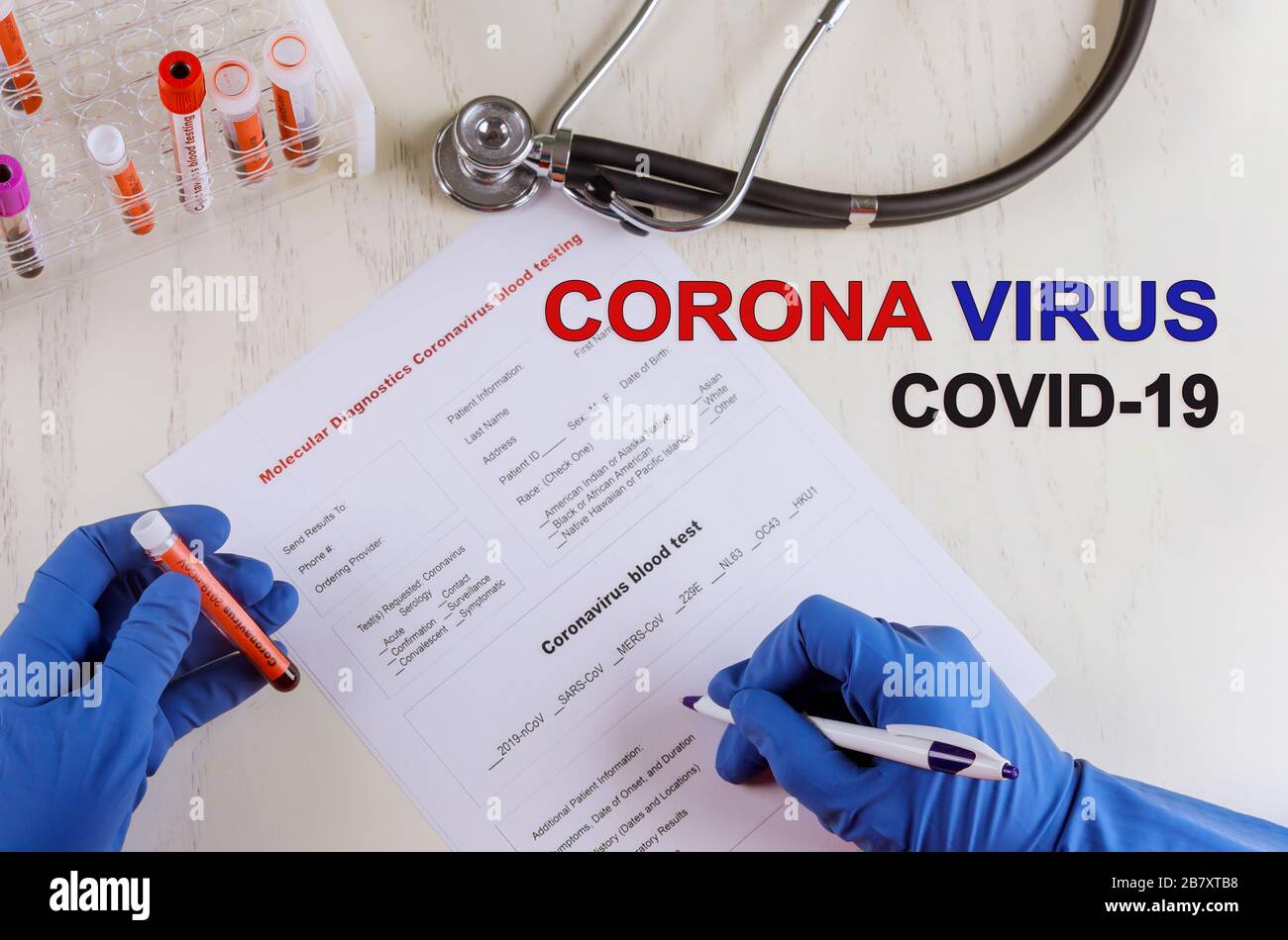World Pandemic Baned reist Coronavirus, Kovid 19 aus China das Virus verursacht atypische Pneumonie komplette Blutzählungsrohre Stockfoto