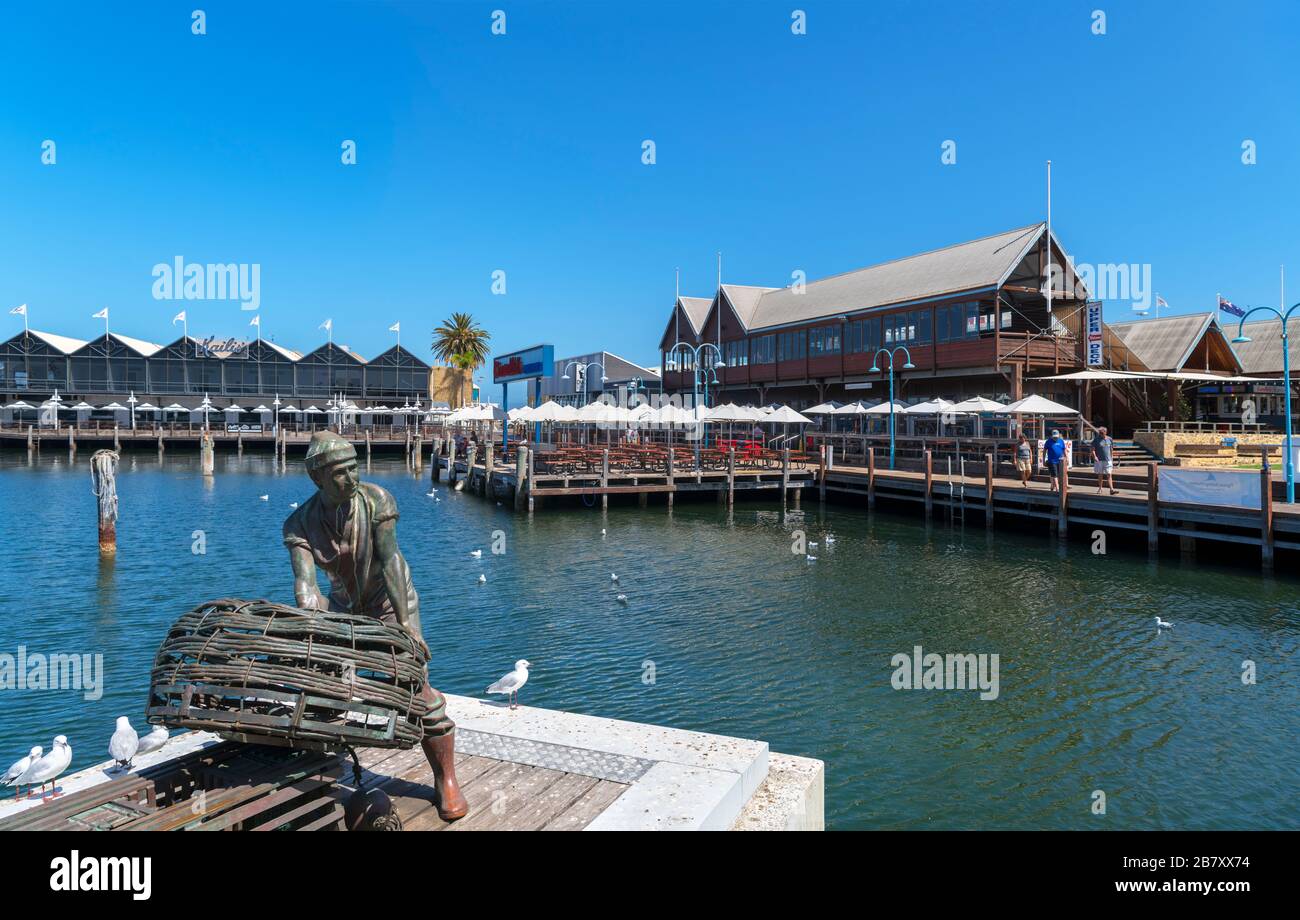 Skulptur, die Teil der Gedenkstätte "an die Fischer" ist, Jetty, Fishing Boat Harbor, Fremantle, Western Australia, Australien Stockfoto