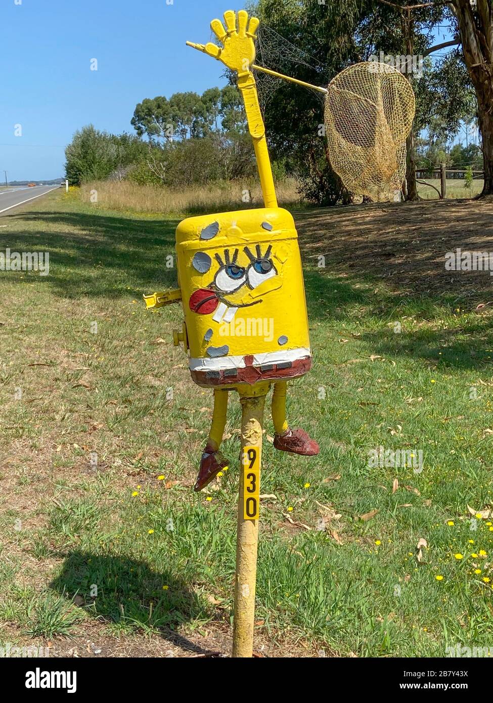 Humorvoller Briefkasten auf der Farm, Barwon South West Region, Victoria, Australien Stockfoto