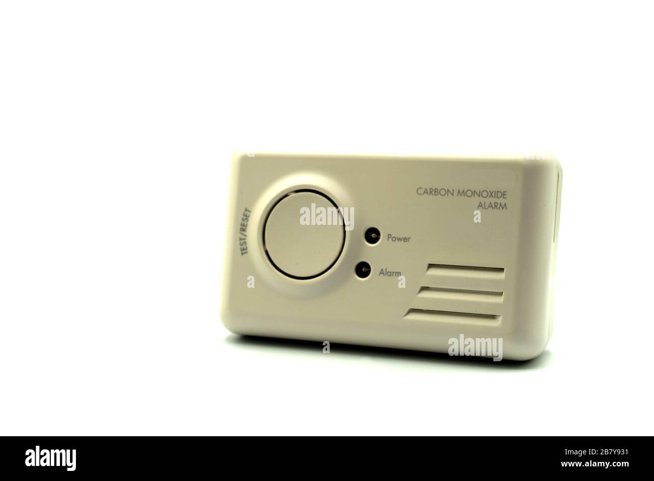Ein Haus-Kohlenmonoxid-Alarm oder ein Kohlenmonoxiddetektor, der auf weißem Hintergrund isoliert ist Stockfoto
