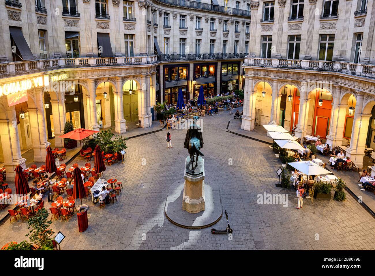 Rückansicht der Statue von Edouard VII auf dem Edouard VII Platz in Paris Stockfoto
