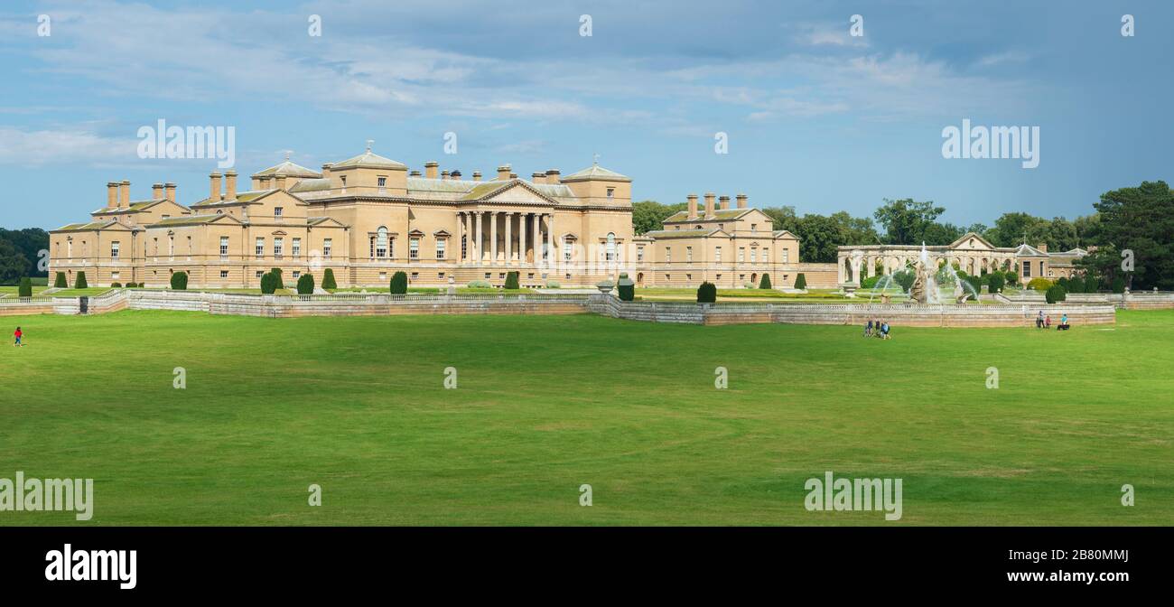 Die Südfassade von Holkham Hall, einem beeindruckenden palladianischen Herrenhaus in Norfolk Stockfoto